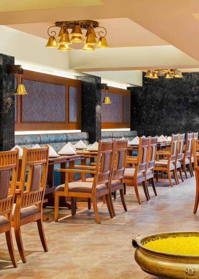 Vivanta تريفِندرم المظهر الخارجي الصورة The restaurant