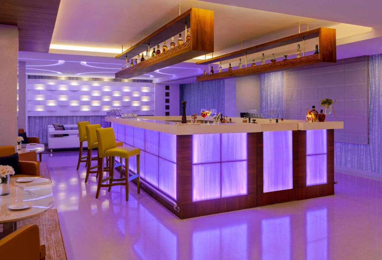 Vivanta تريفِندرم المظهر الخارجي الصورة The bar at the lounge